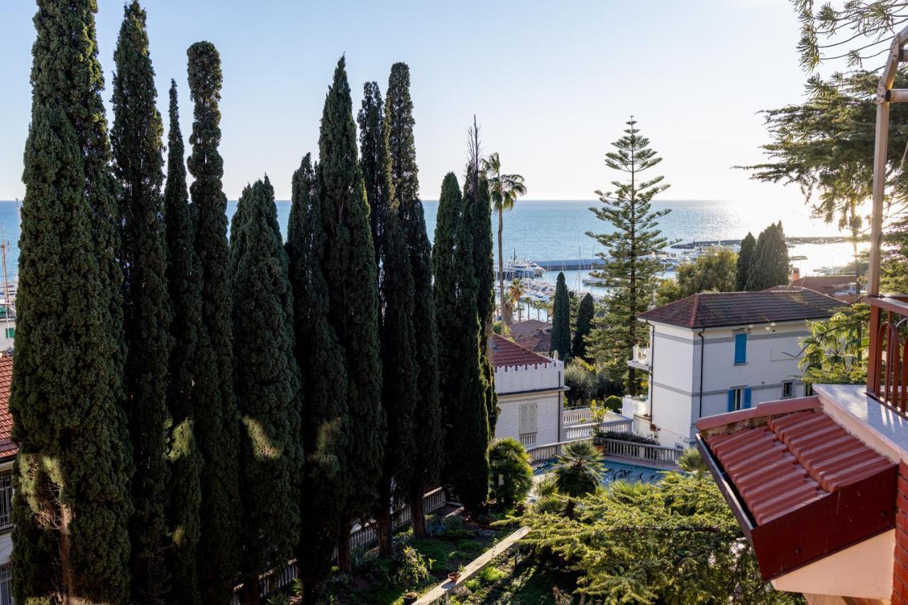 Appartement Portosole Attic - With Terrace And Private Parking à San Remo Extérieur photo